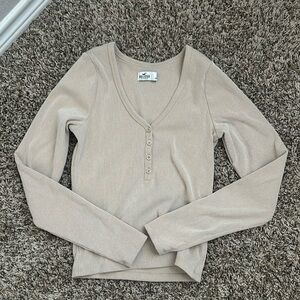 Hollister rubbed long sleeve size small